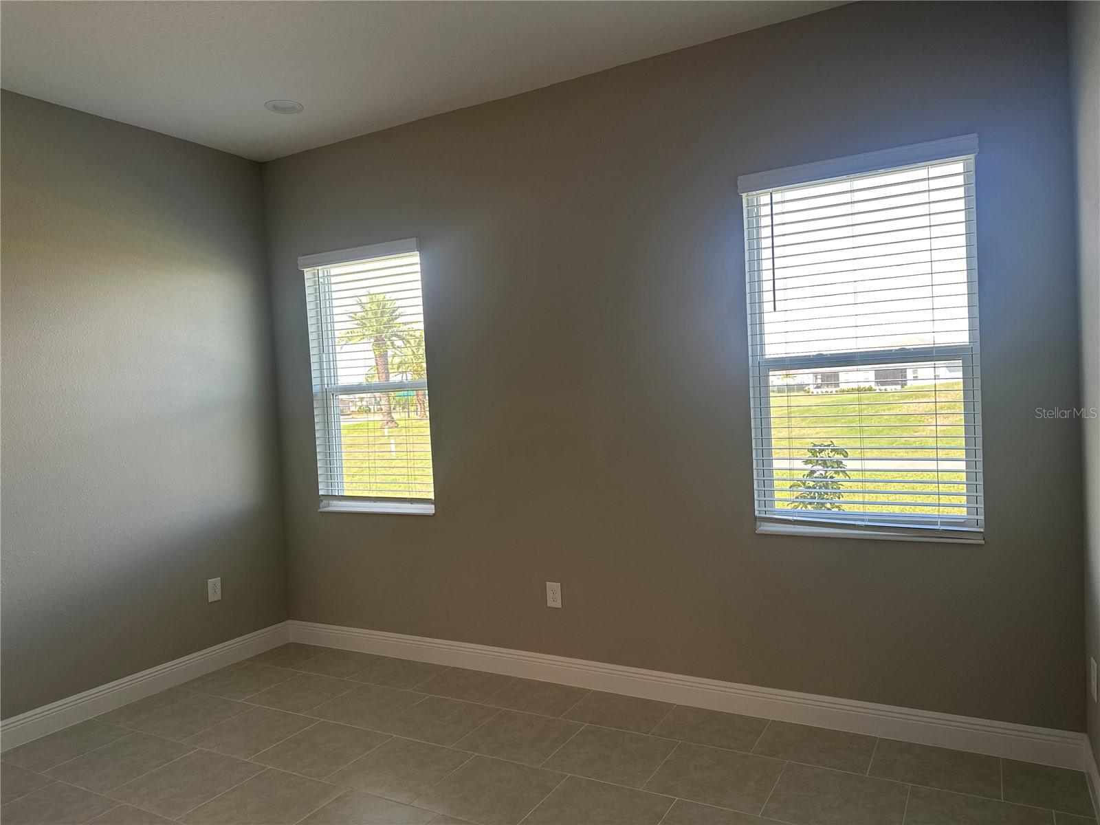 Image 11 of 22 For 24835 Buckingham Way