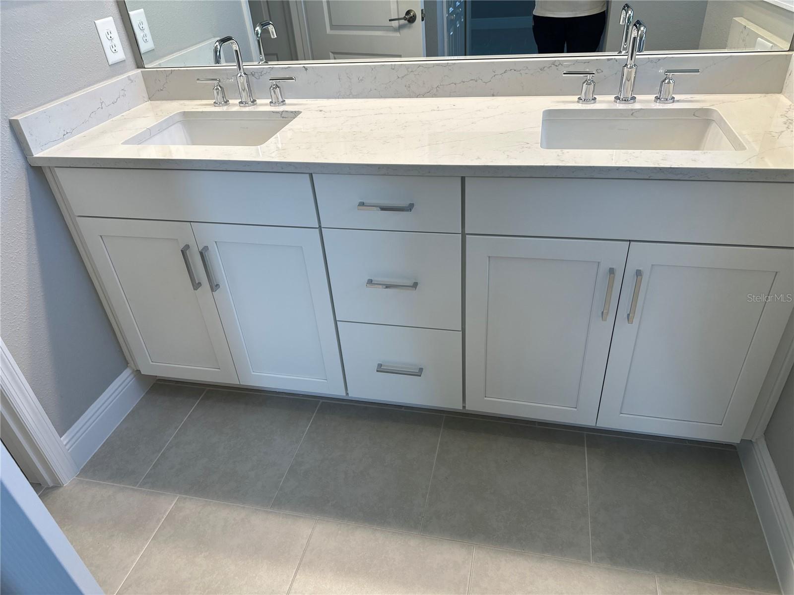 Image 14 of 22 For 24835 Buckingham Way