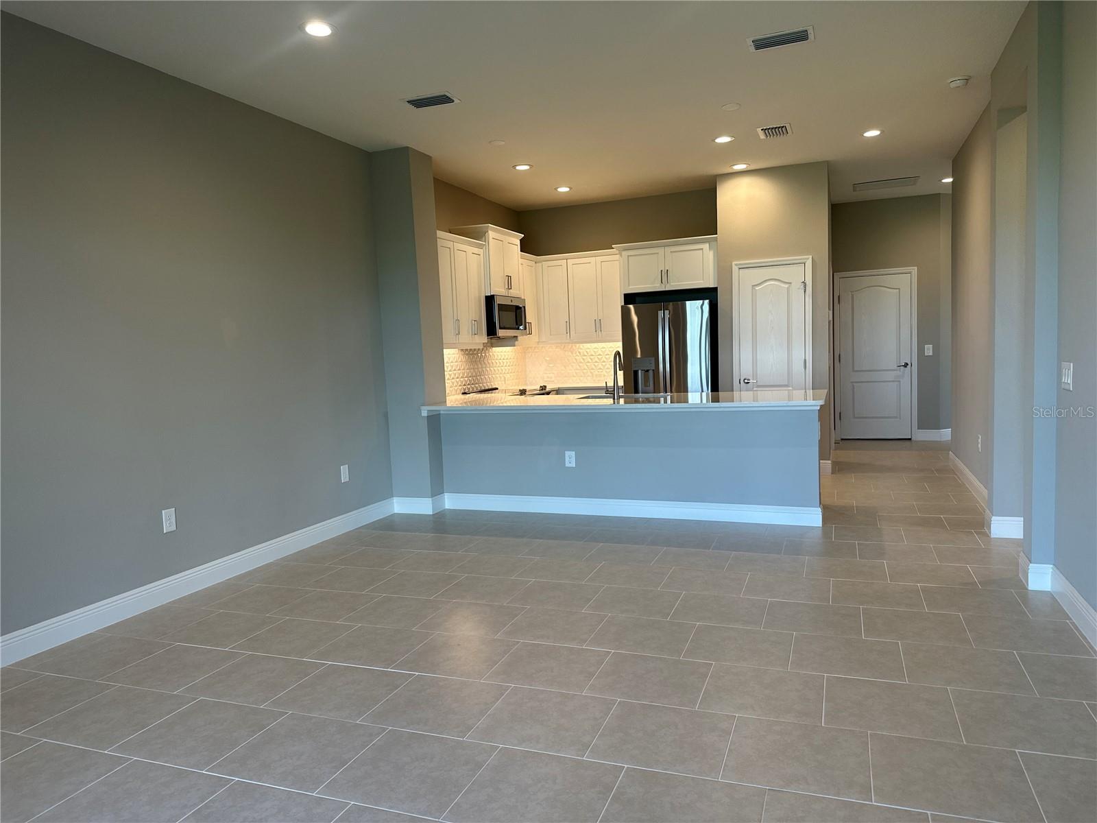 Image 18 of 22 For 24835 Buckingham Way