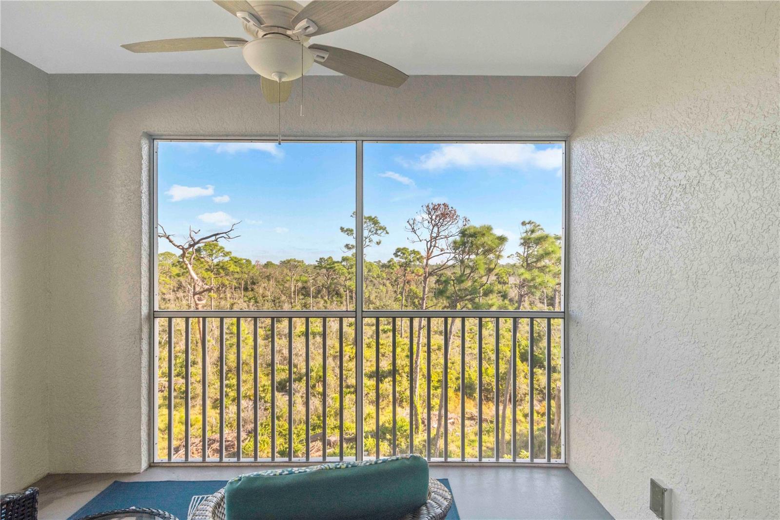 Image 15 of 77 For 8409 Placida Road 405