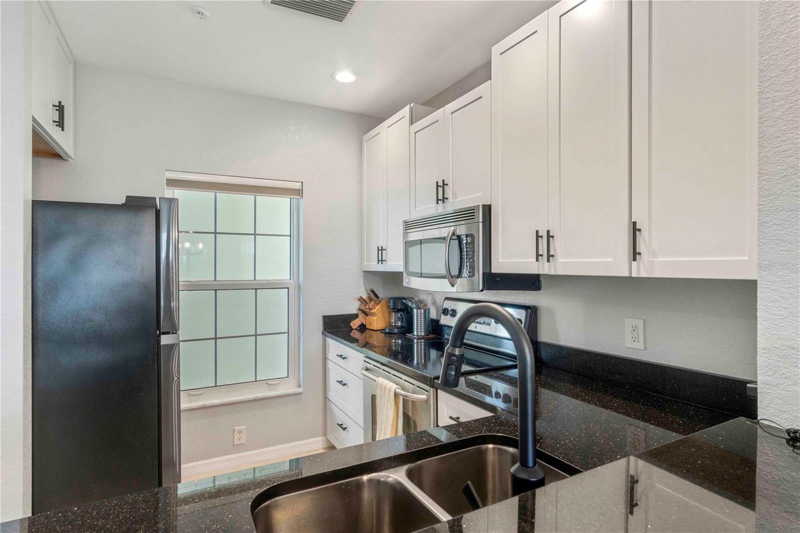 Image 23 of 77 For 8409 Placida Road 405