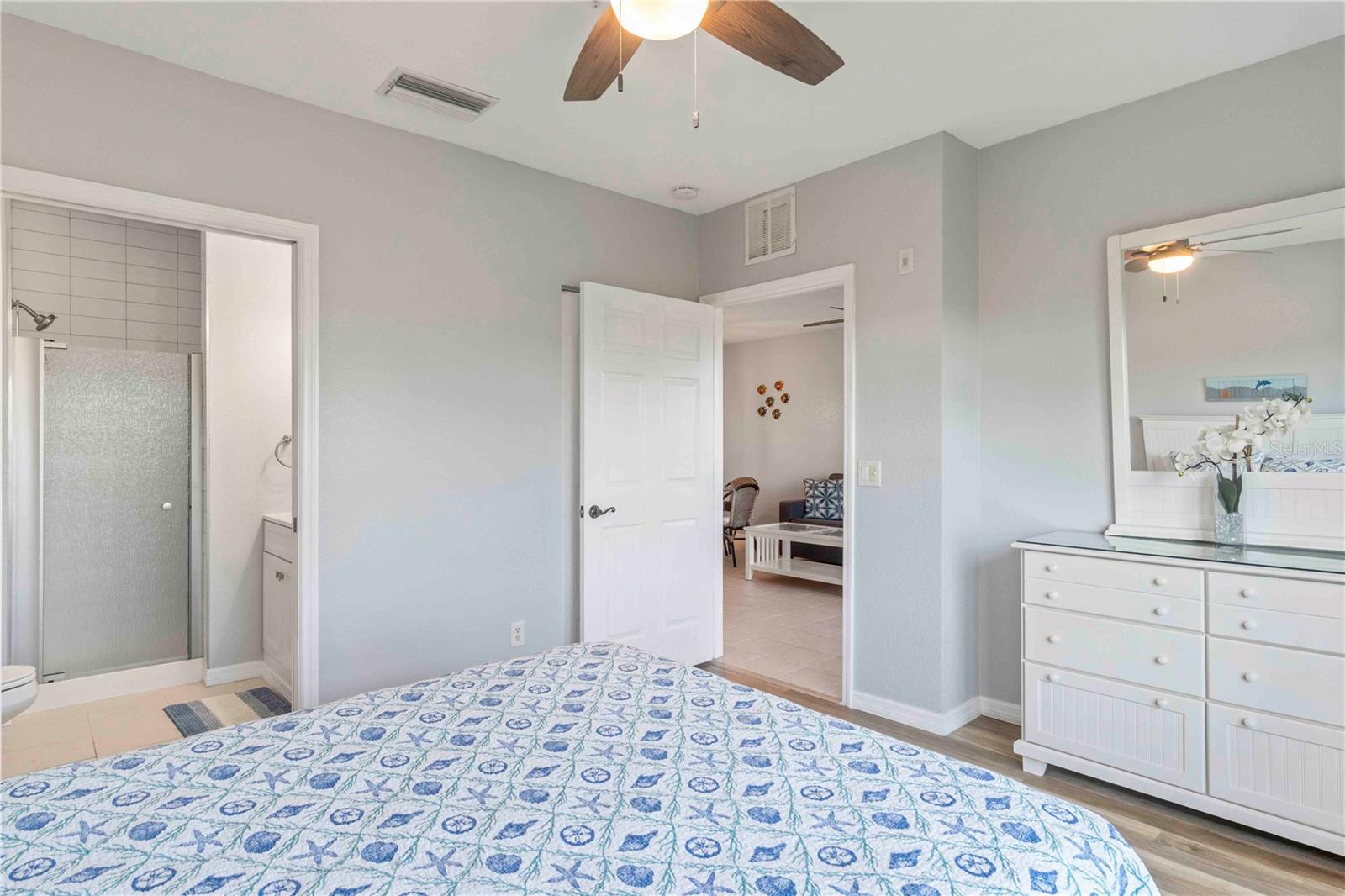 Image 43 of 77 For 8409 Placida Road 405