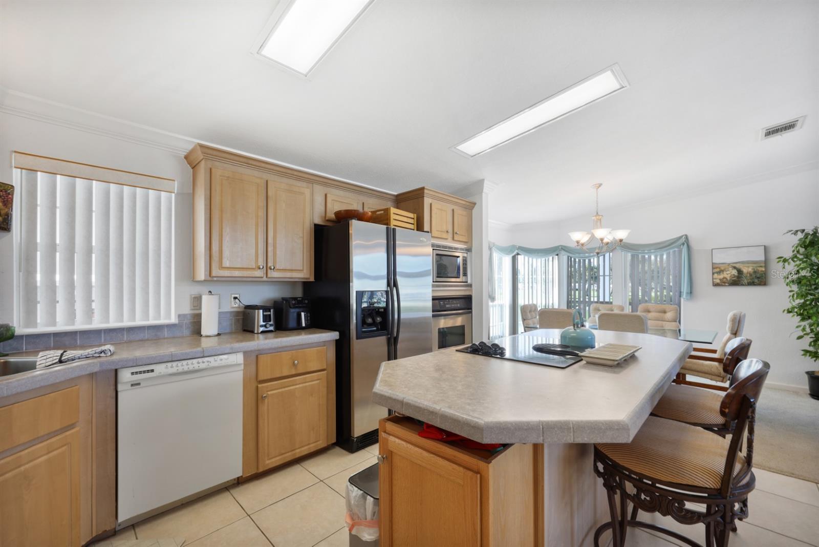 Image 13 of 100 For 2100 Kings Highway 920