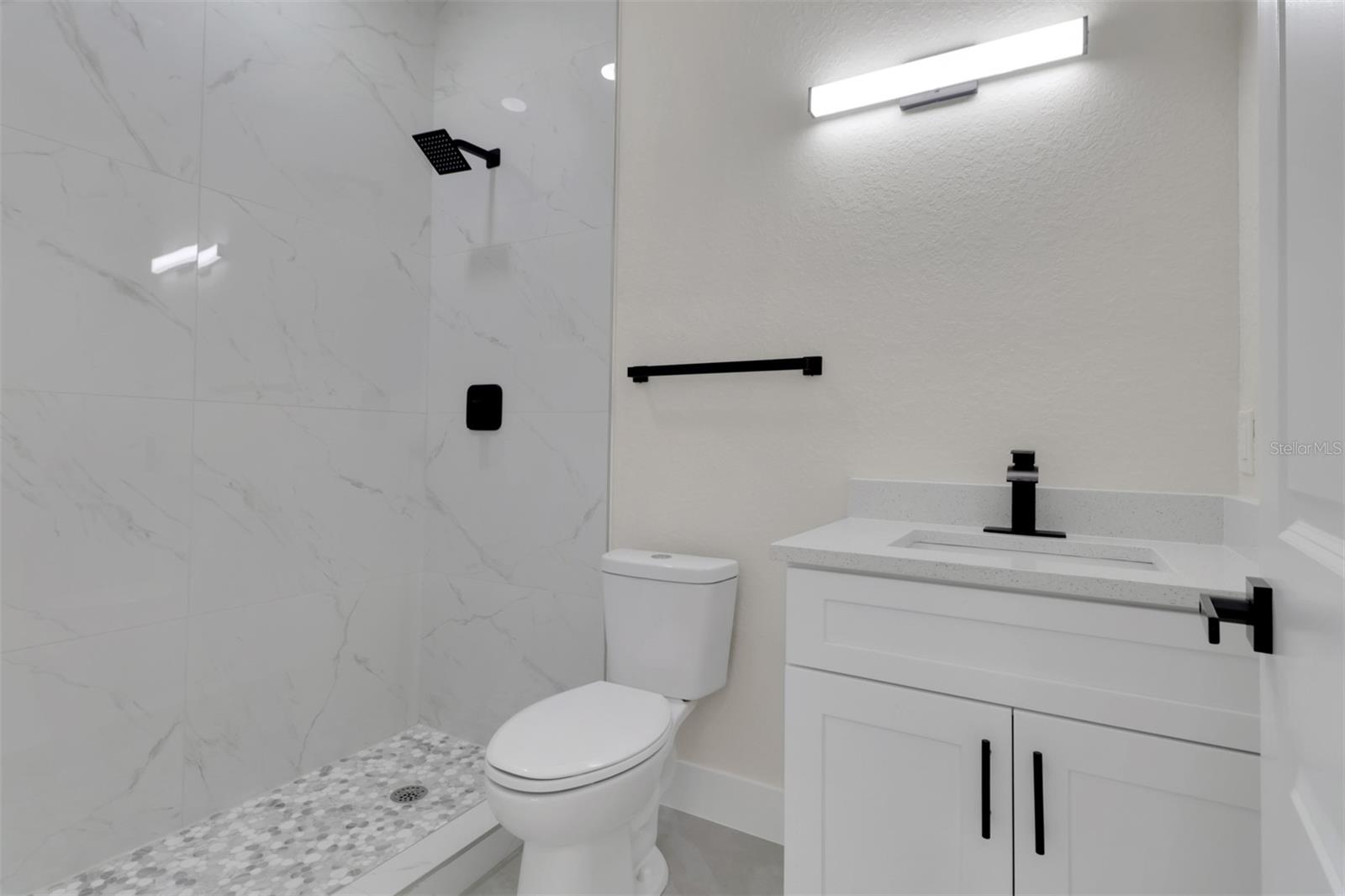 Image 17 of 37 For 4501-4503 15th Street Sw