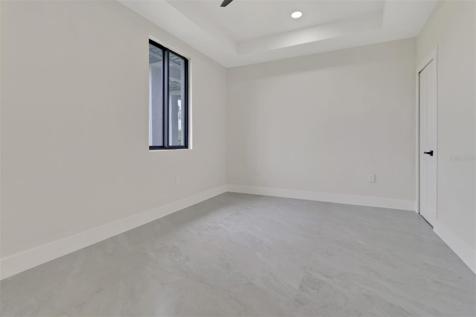 Image 19 of 37 For 4501-4503 15th Street Sw