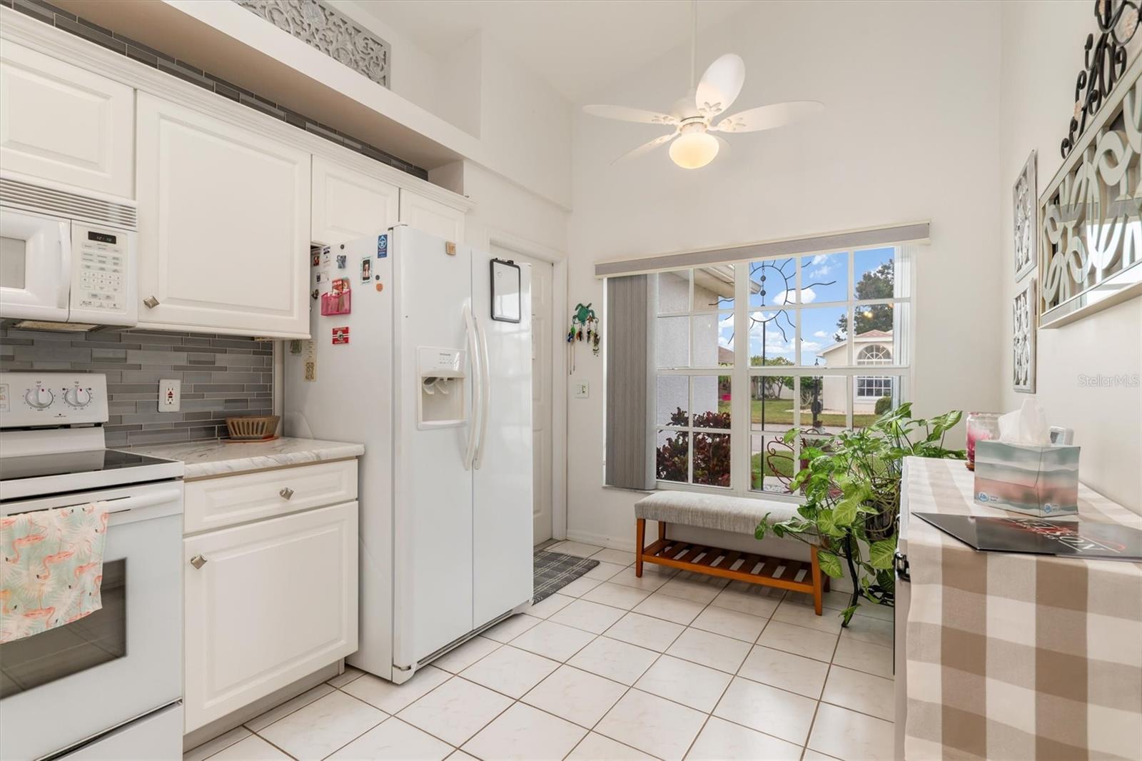 Image 10 of 42 For 24167 Buckingham Way