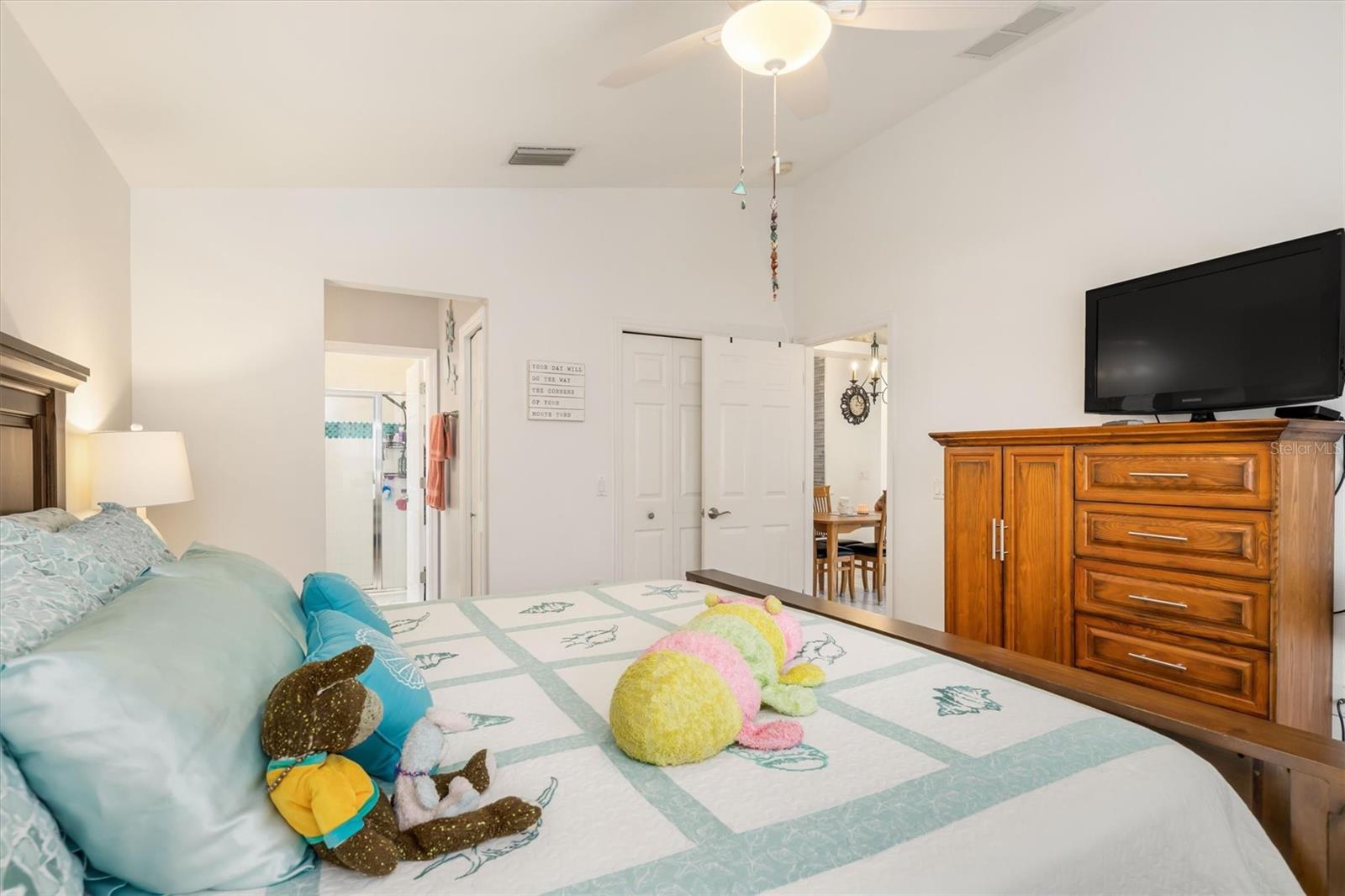 Image 19 of 42 For 24167 Buckingham Way