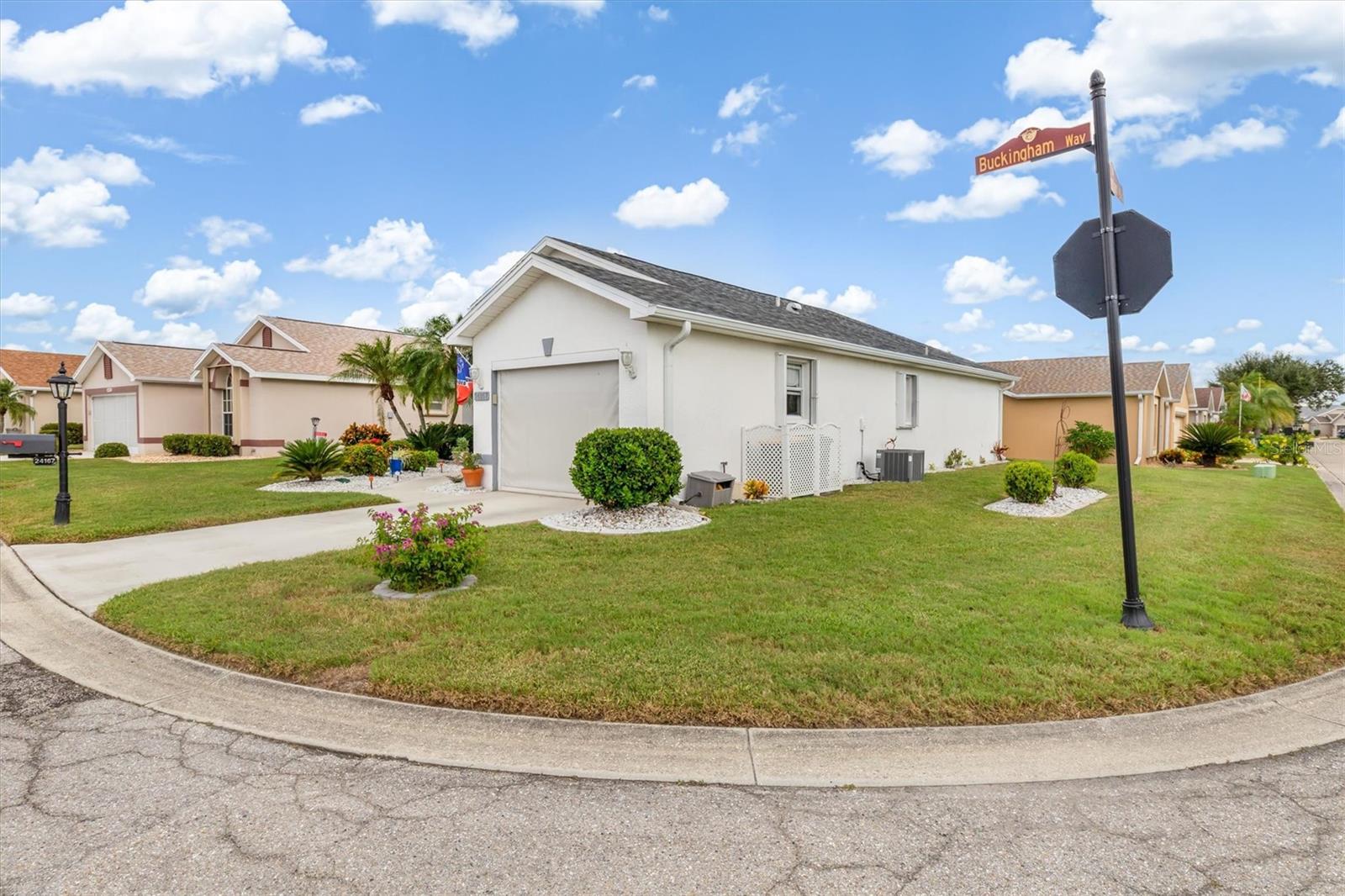 Image 28 of 42 For 24167 Buckingham Way