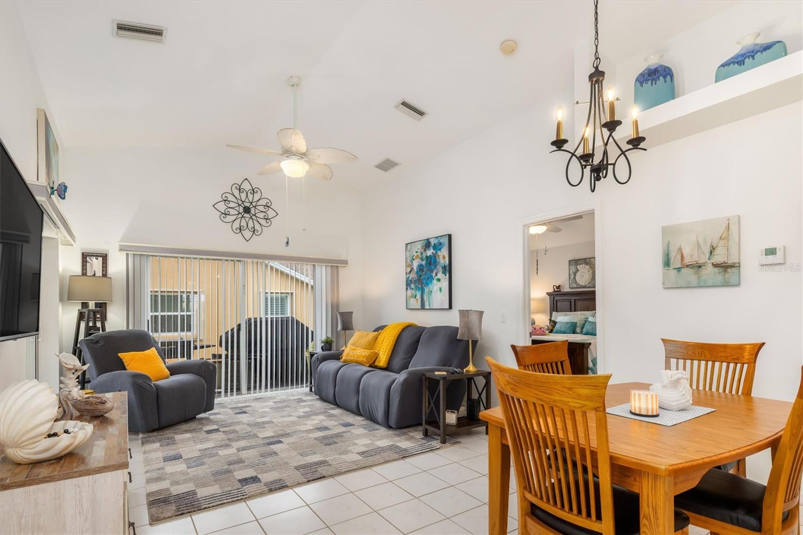 Image 4 of 42 For 24167 Buckingham Way