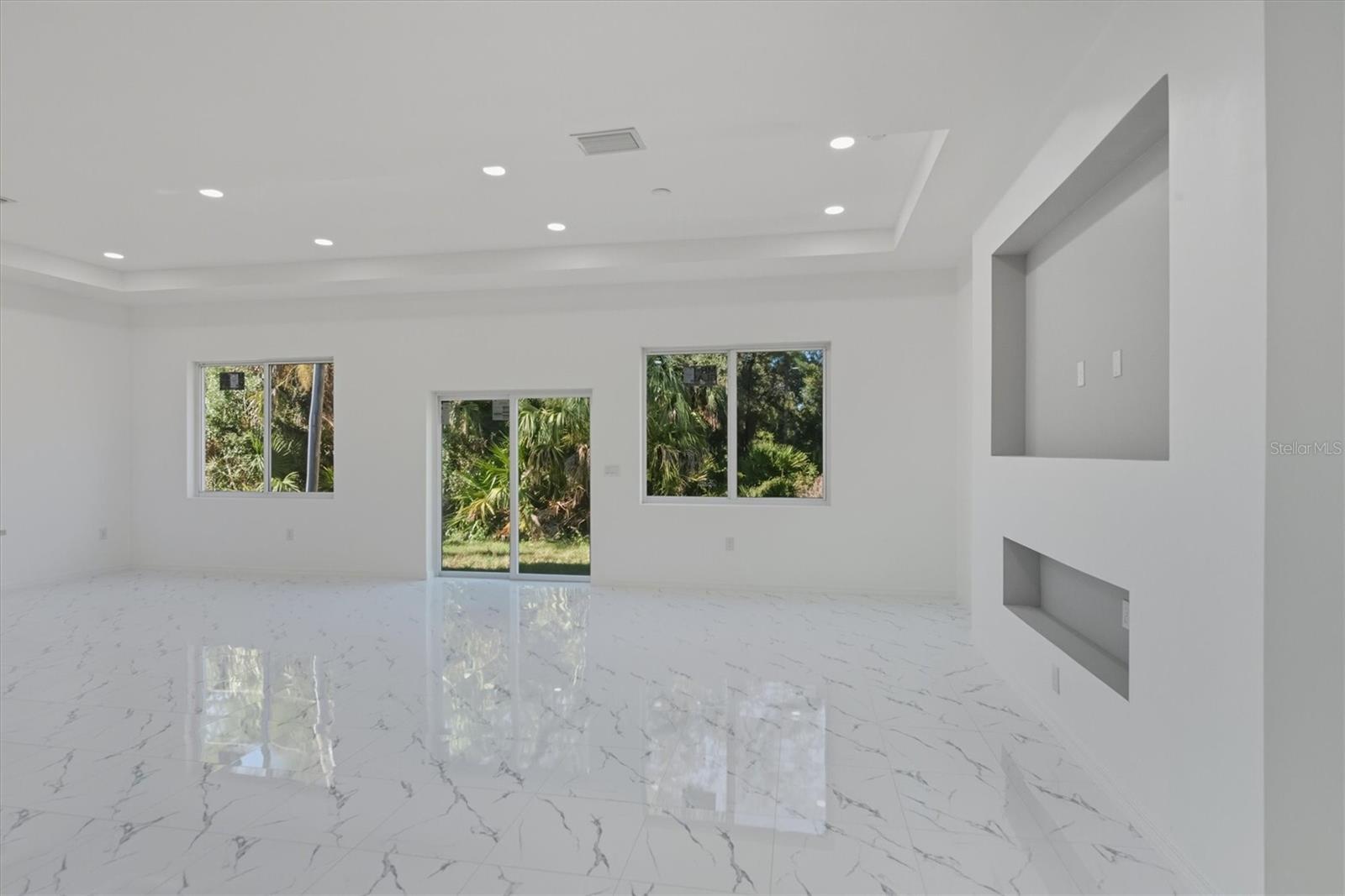 Image 19 of 61 For 26248 Eager Road