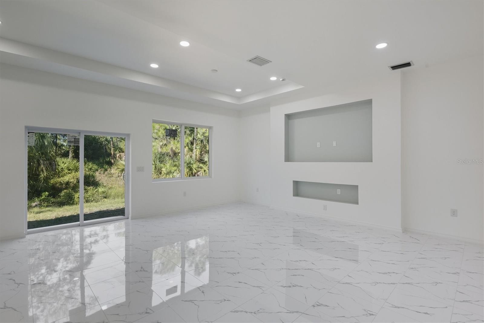 Image 21 of 61 For 26248 Eager Road