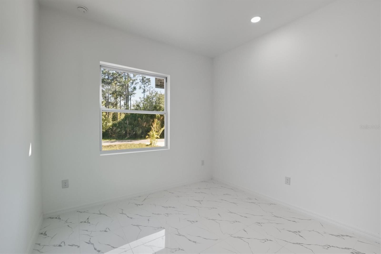 Image 33 of 61 For 26248 Eager Road