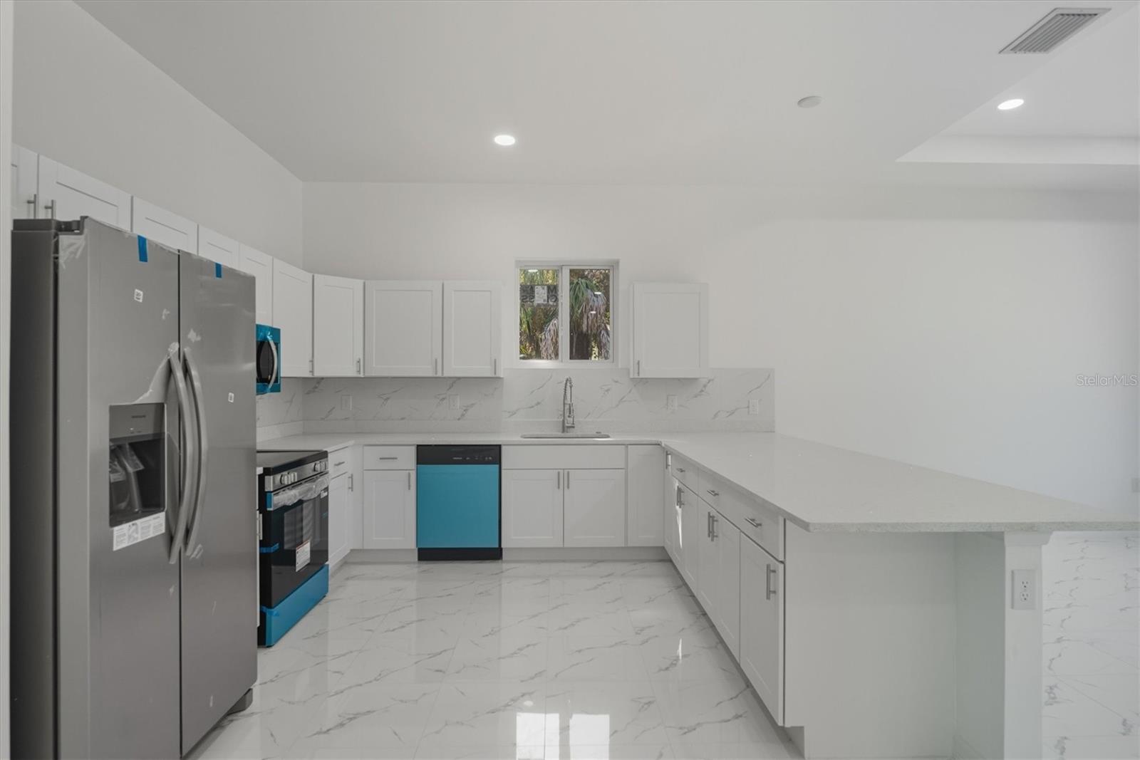 Image 38 of 61 For 26248 Eager Road