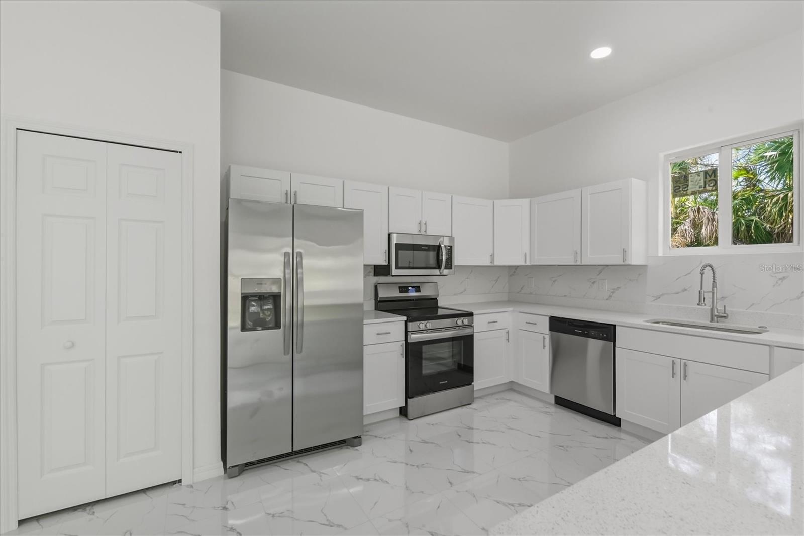 Image 9 of 61 For 26248 Eager Road