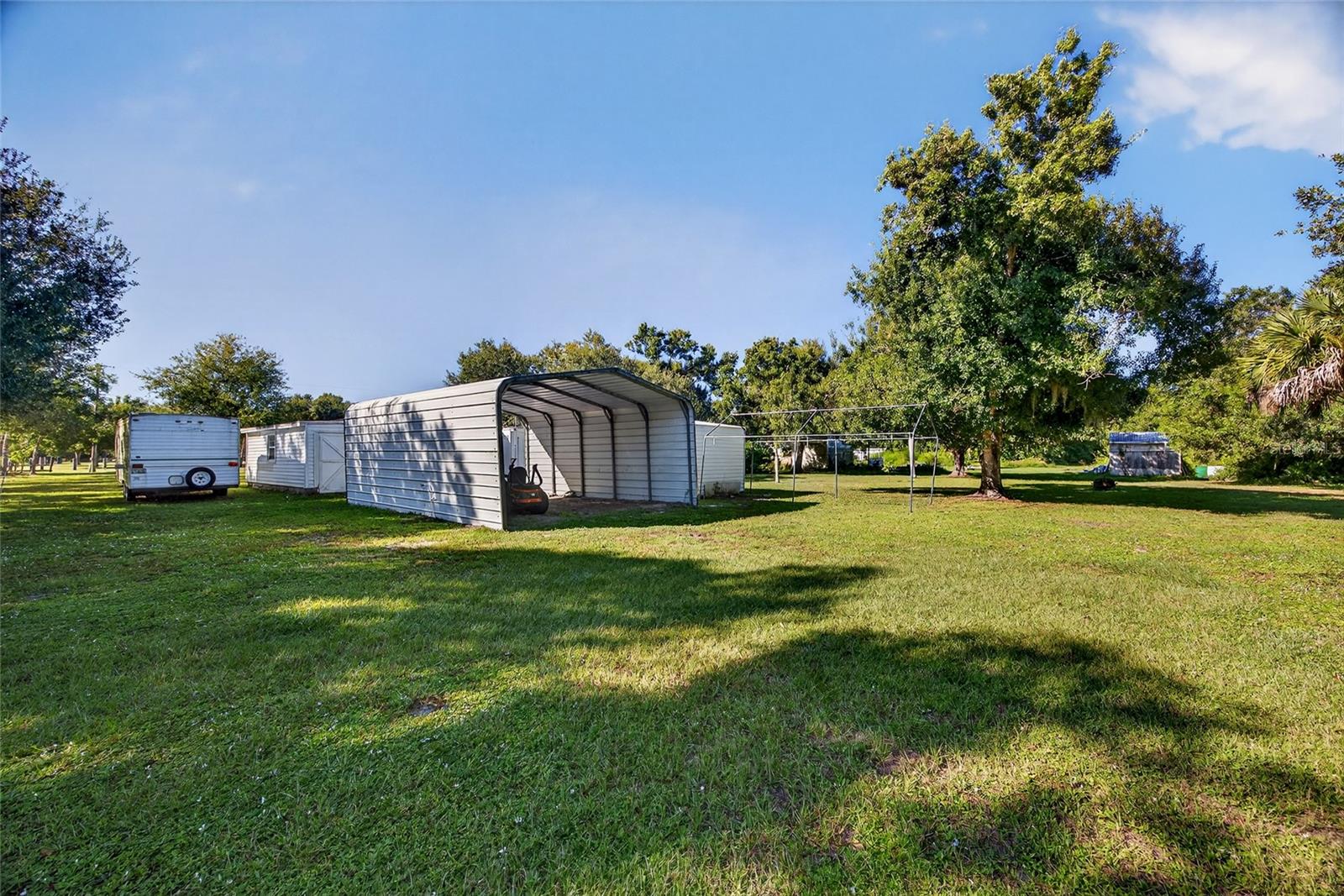 Image 18 of 26 For 5504 Swaying Palm Drive
