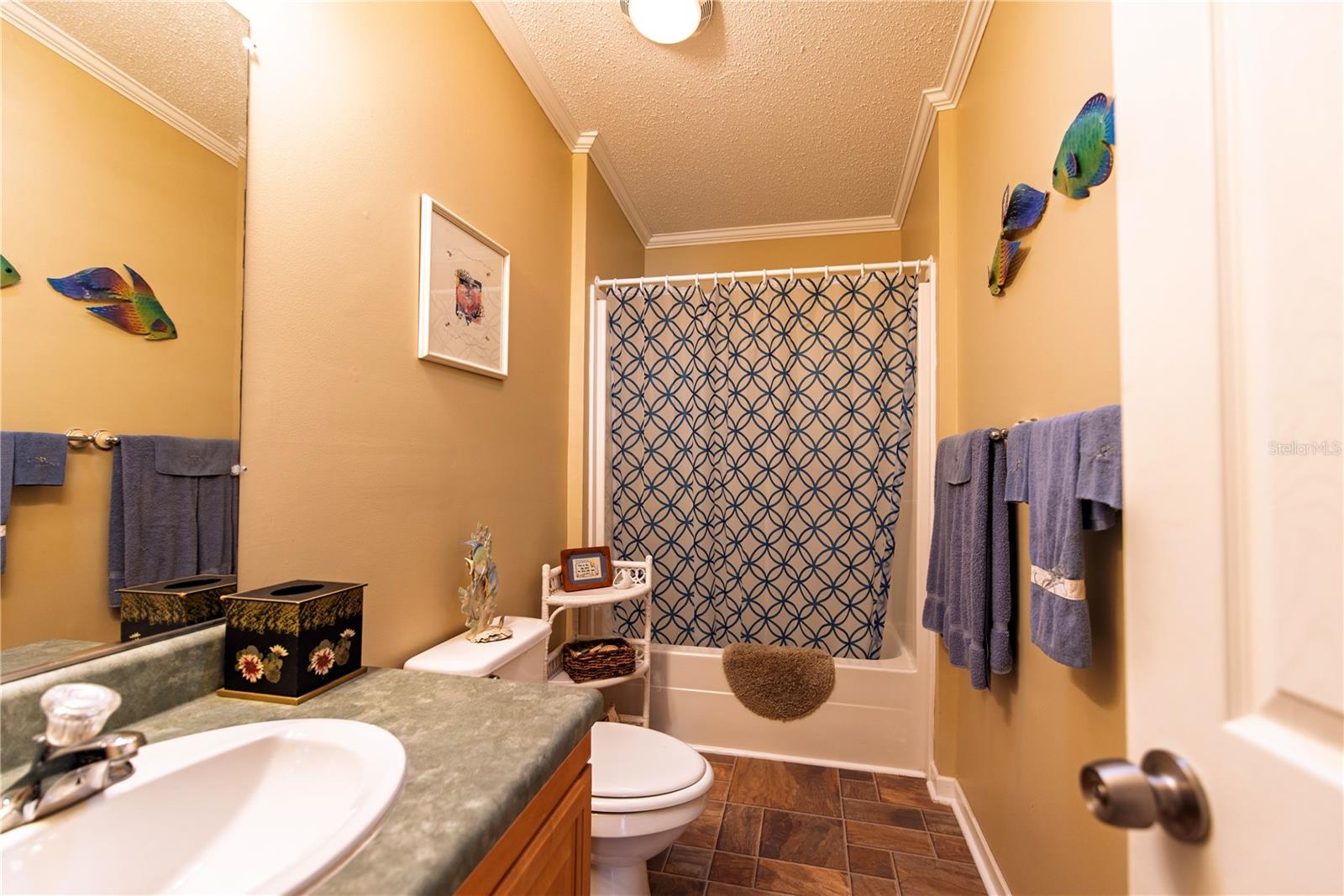 Image 12 of 31 For 36 Emden Circle