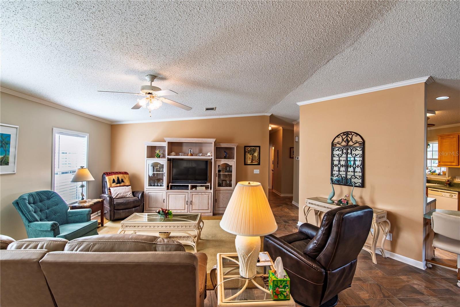 Image 20 of 31 For 36 Emden Circle