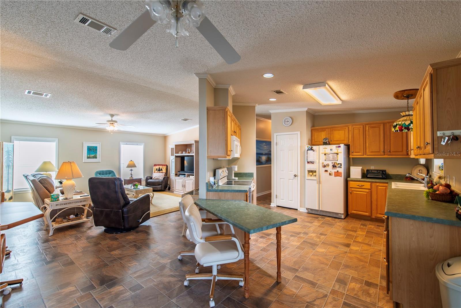 Image 3 of 31 For 36 Emden Circle