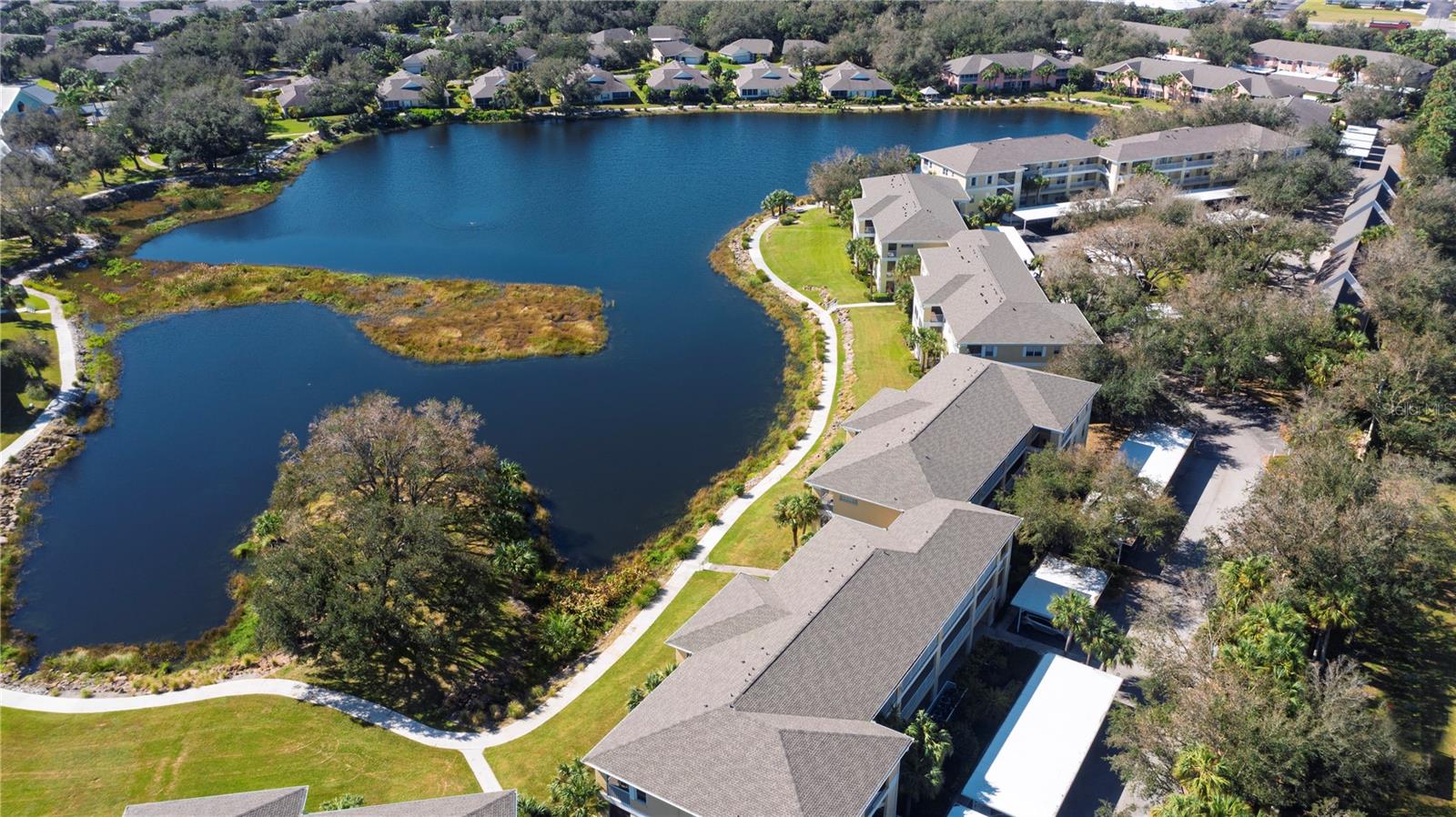 Image 4 of 79 For 19345 Water Oak Drive 208