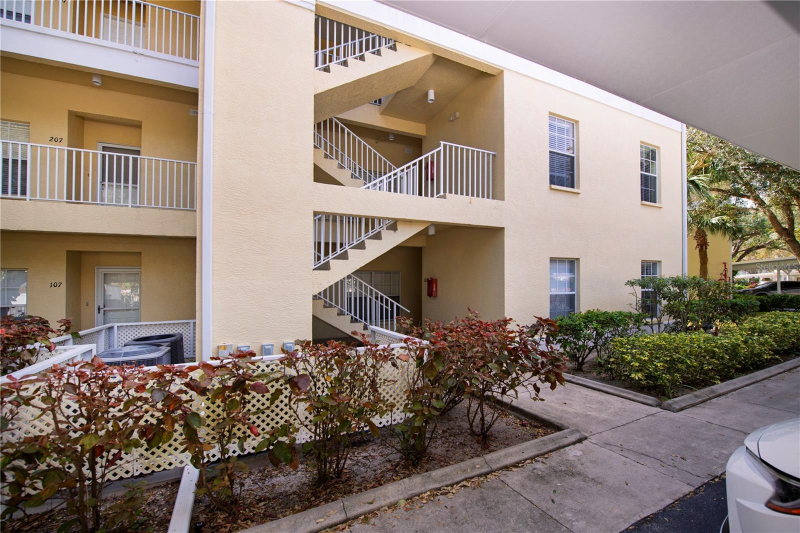 Image 7 of 79 For 19345 Water Oak Drive 208