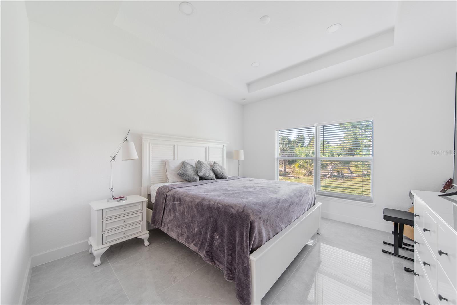 Image 10 of 35 For 15473 Lakeland Circle