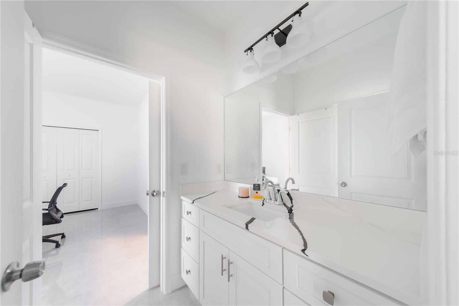 Image 12 of 35 For 15473 Lakeland Circle