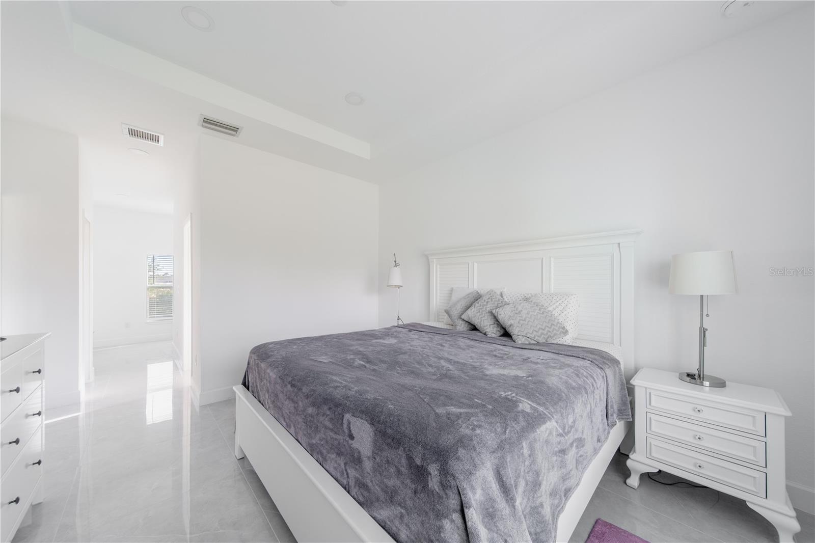 Image 16 of 35 For 15473 Lakeland Circle