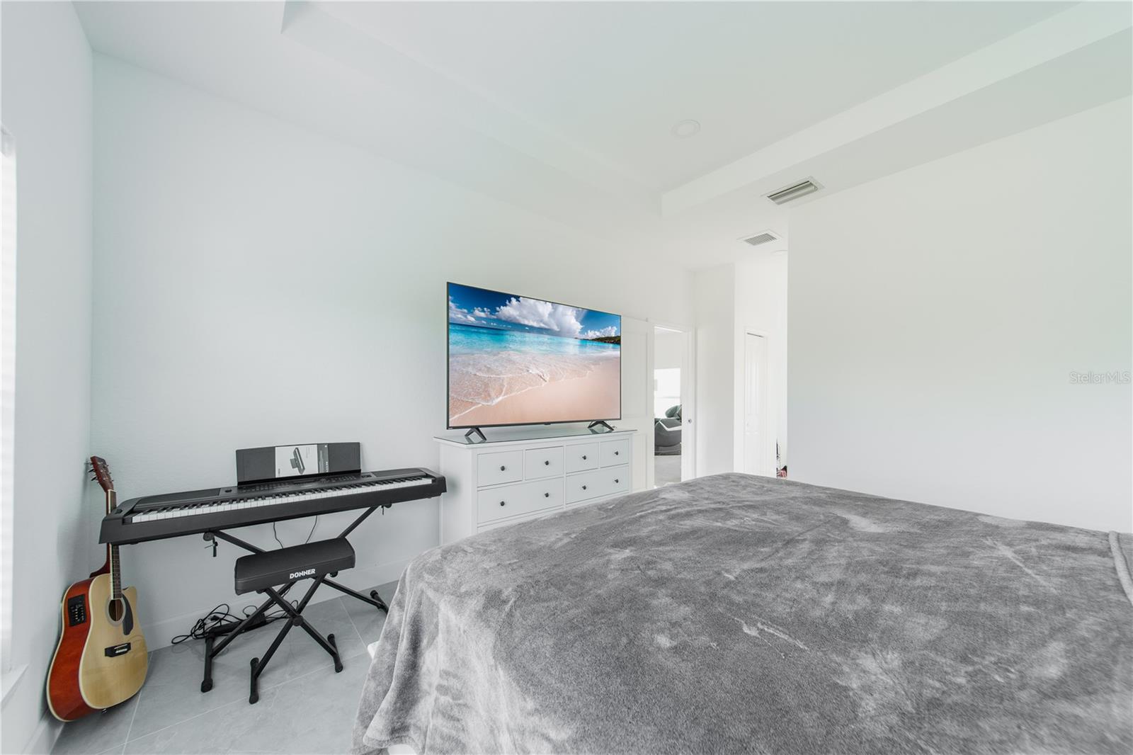 Image 17 of 35 For 15473 Lakeland Circle