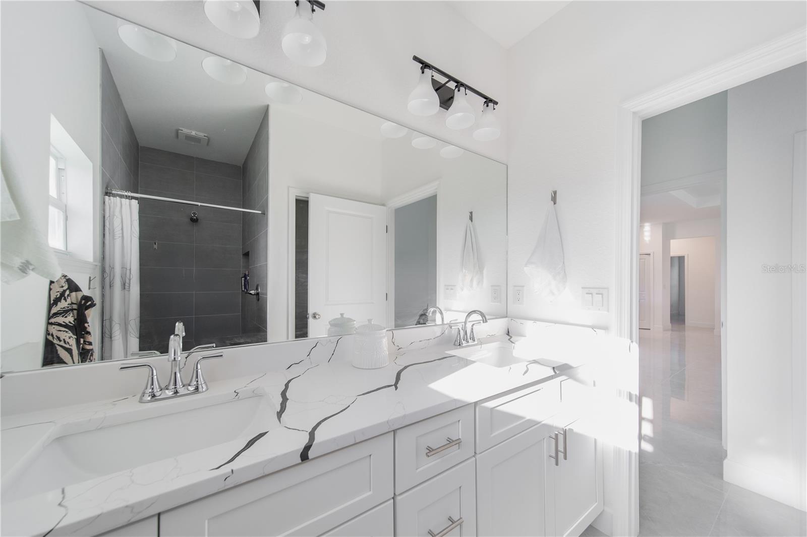 Image 20 of 35 For 15473 Lakeland Circle