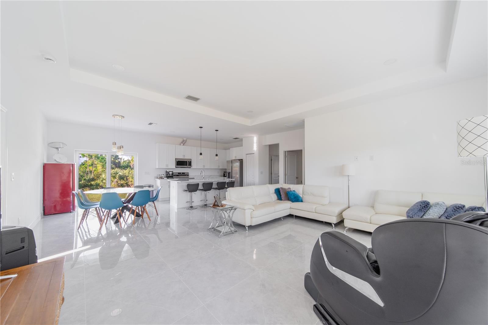 Image 3 of 35 For 15473 Lakeland Circle