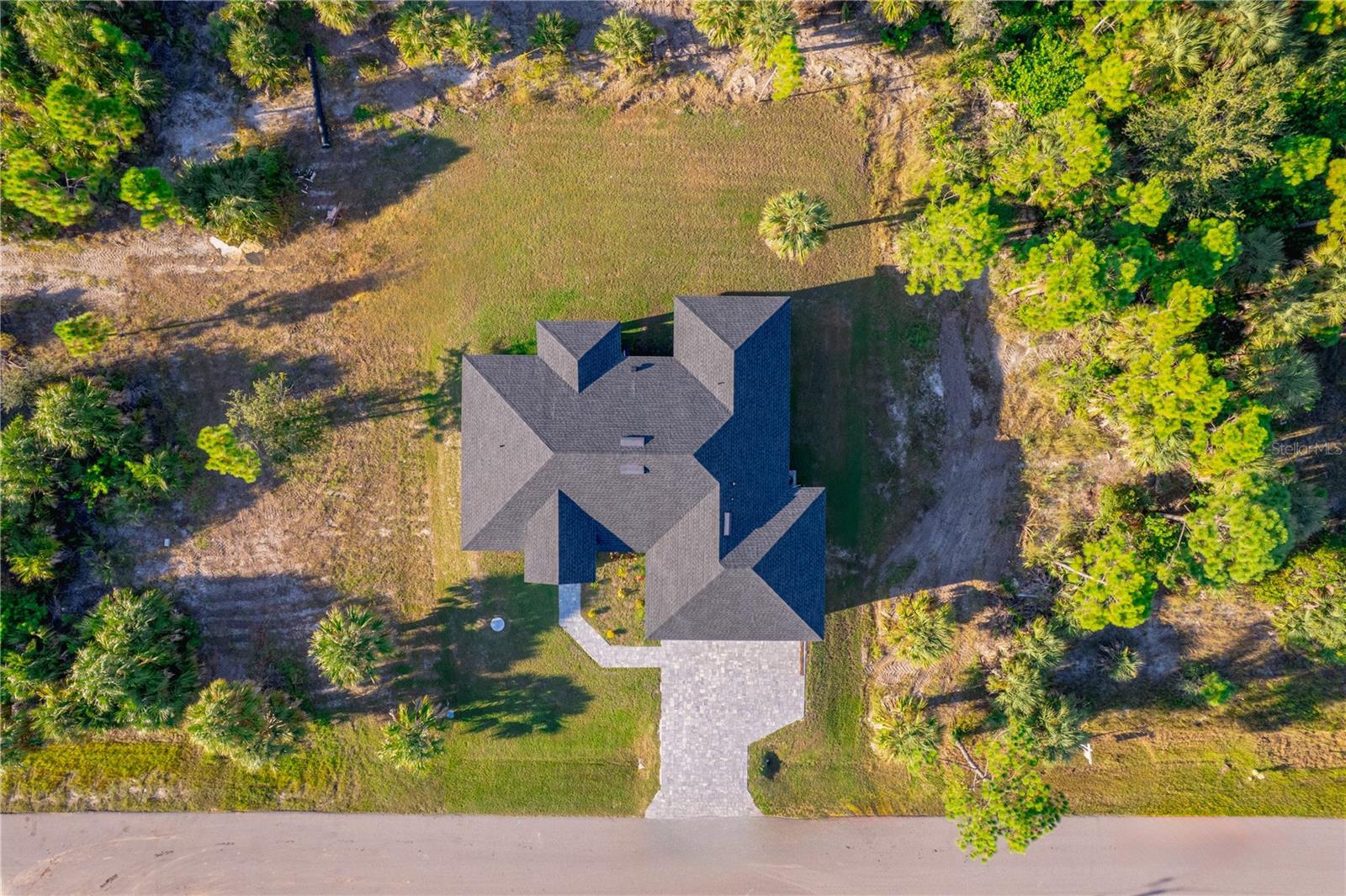 Image 31 of 35 For 15473 Lakeland Circle