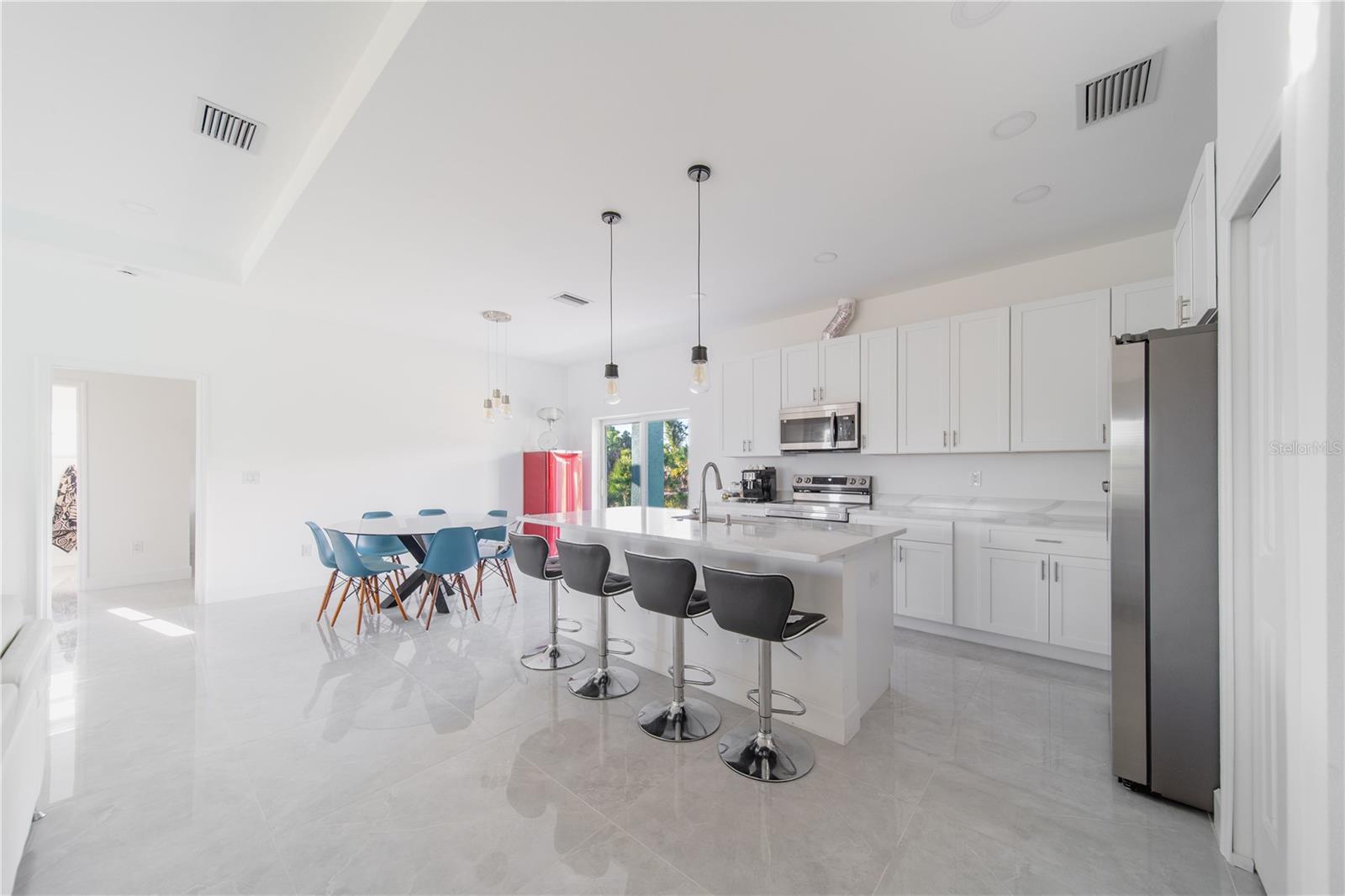 Image 7 of 35 For 15473 Lakeland Circle