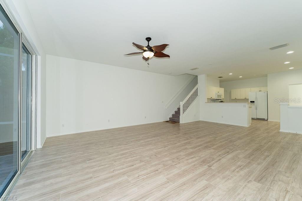 Image 15 of 48 For 8350 Village Edge Circle 4