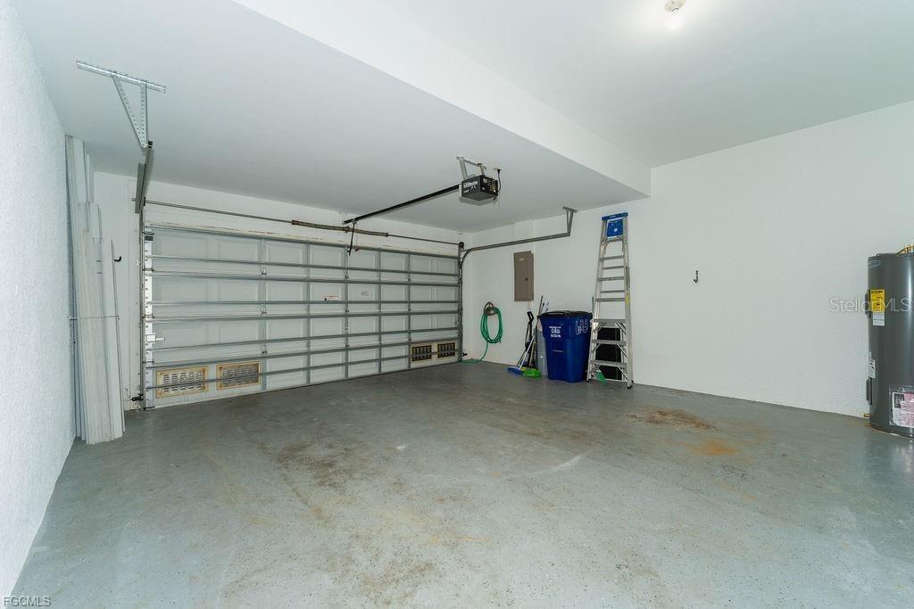 Image 22 of 48 For 8350 Village Edge Circle 4