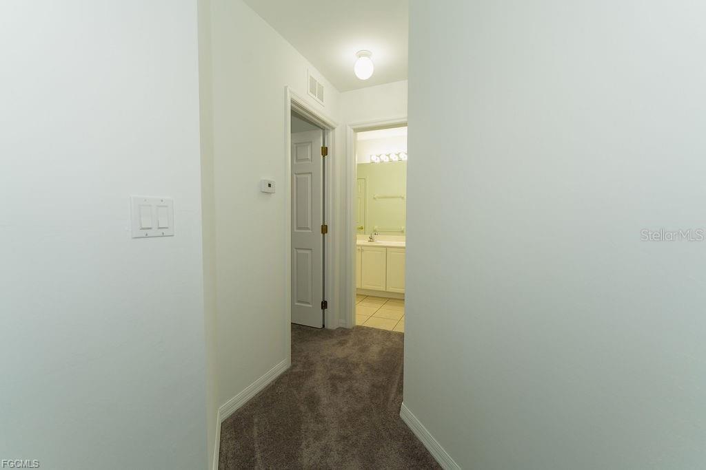 Image 28 of 48 For 8350 Village Edge Circle 4