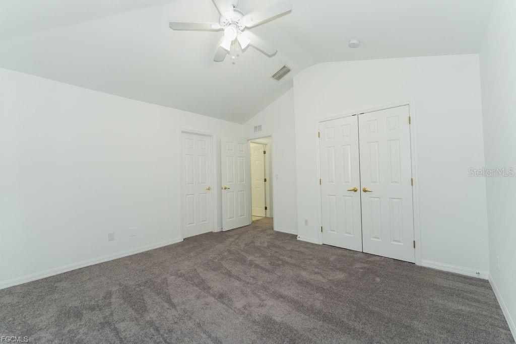 Image 32 of 48 For 8350 Village Edge Circle 4