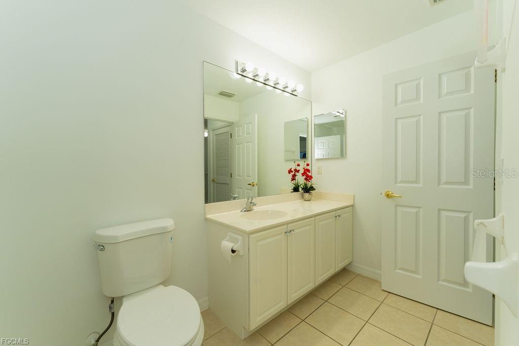 Image 34 of 48 For 8350 Village Edge Circle 4