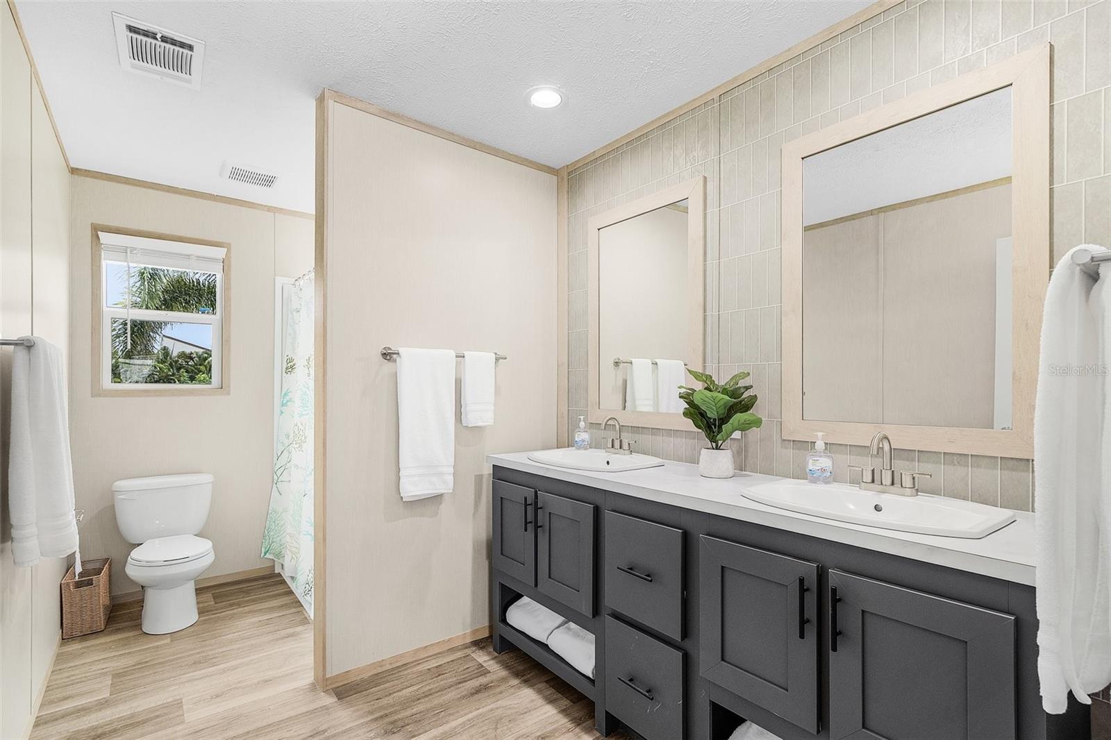 Image 16 of 27 For 3118 Bayberry Avenue