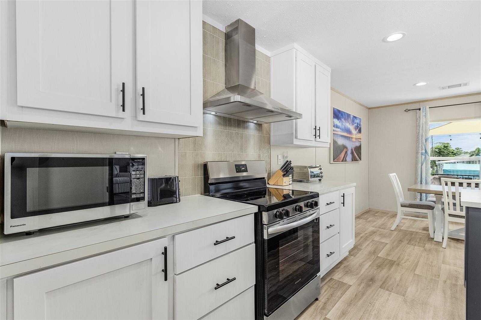 Image 7 of 27 For 3118 Bayberry Avenue