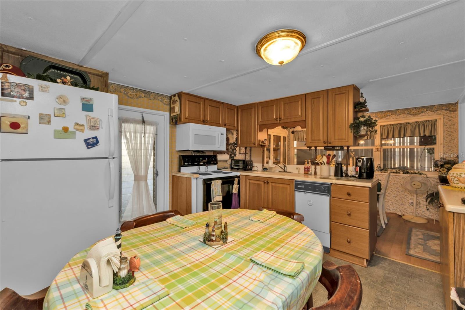 Image 11 of 48 For 10100 Burnt Store Road 25