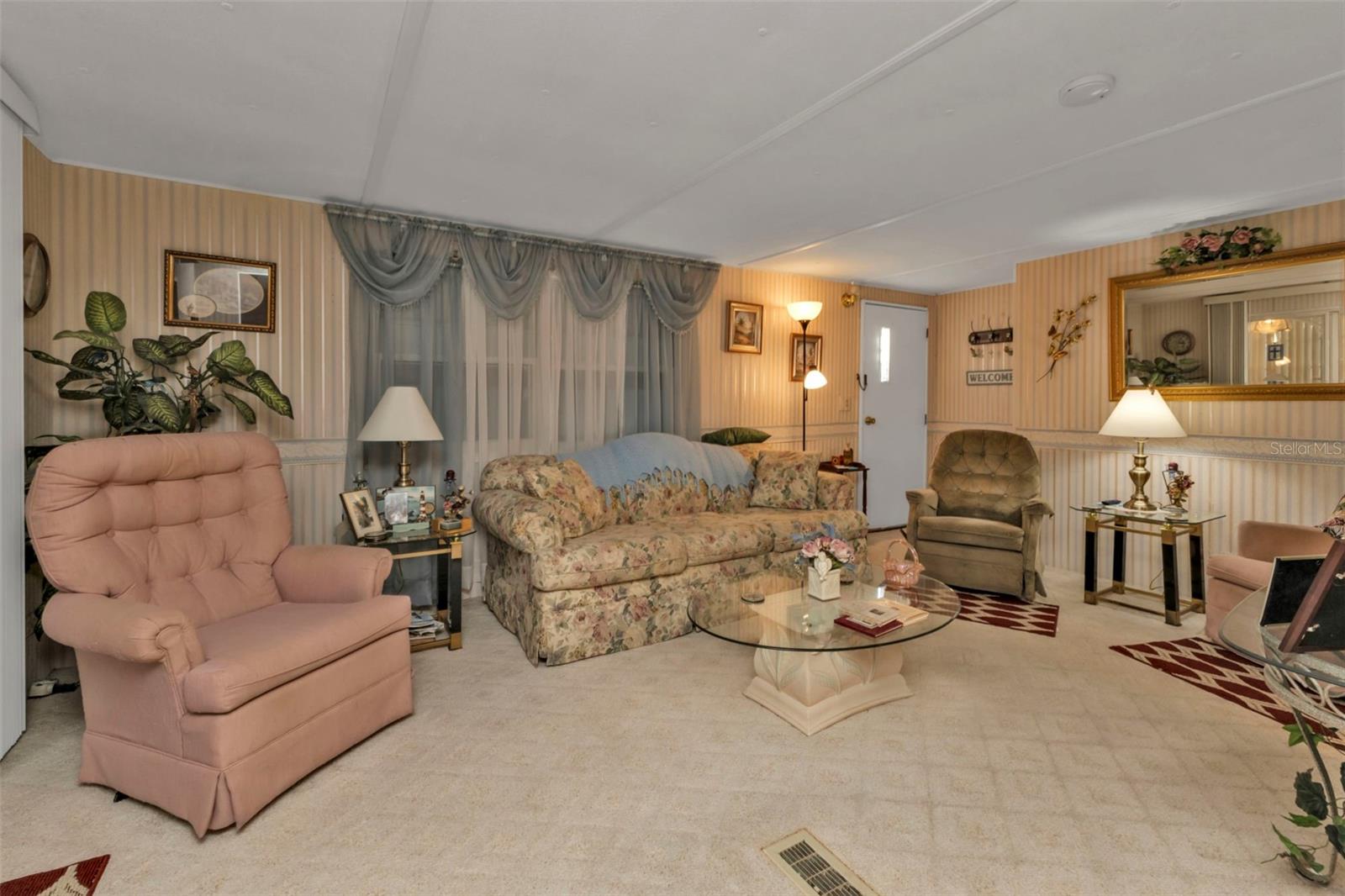 Image 12 of 48 For 10100 Burnt Store Road 25