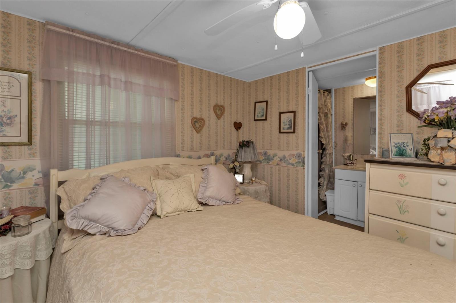 Image 26 of 48 For 10100 Burnt Store Road 25