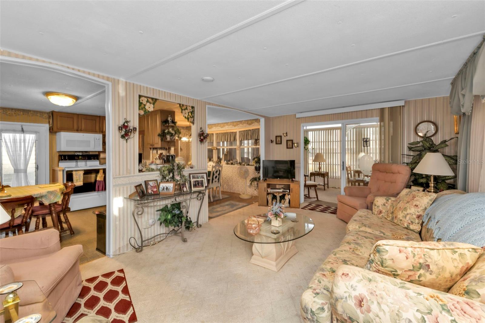 Image 7 of 48 For 10100 Burnt Store Road 25