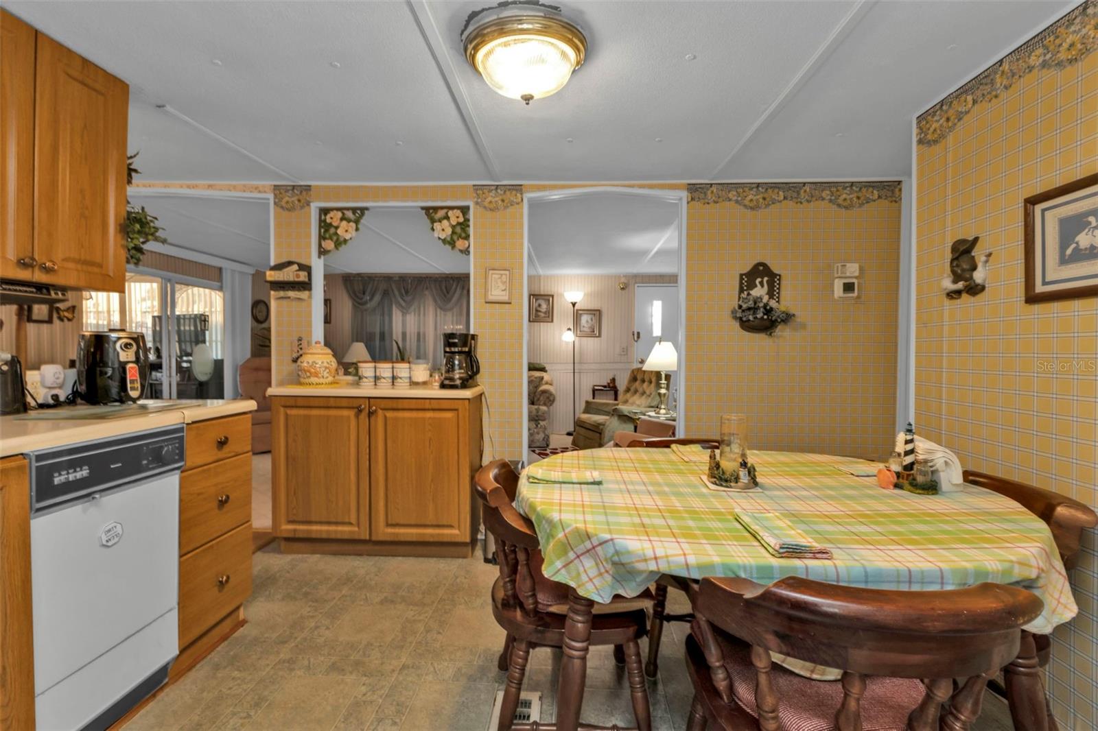 Image 9 of 48 For 10100 Burnt Store Road 25