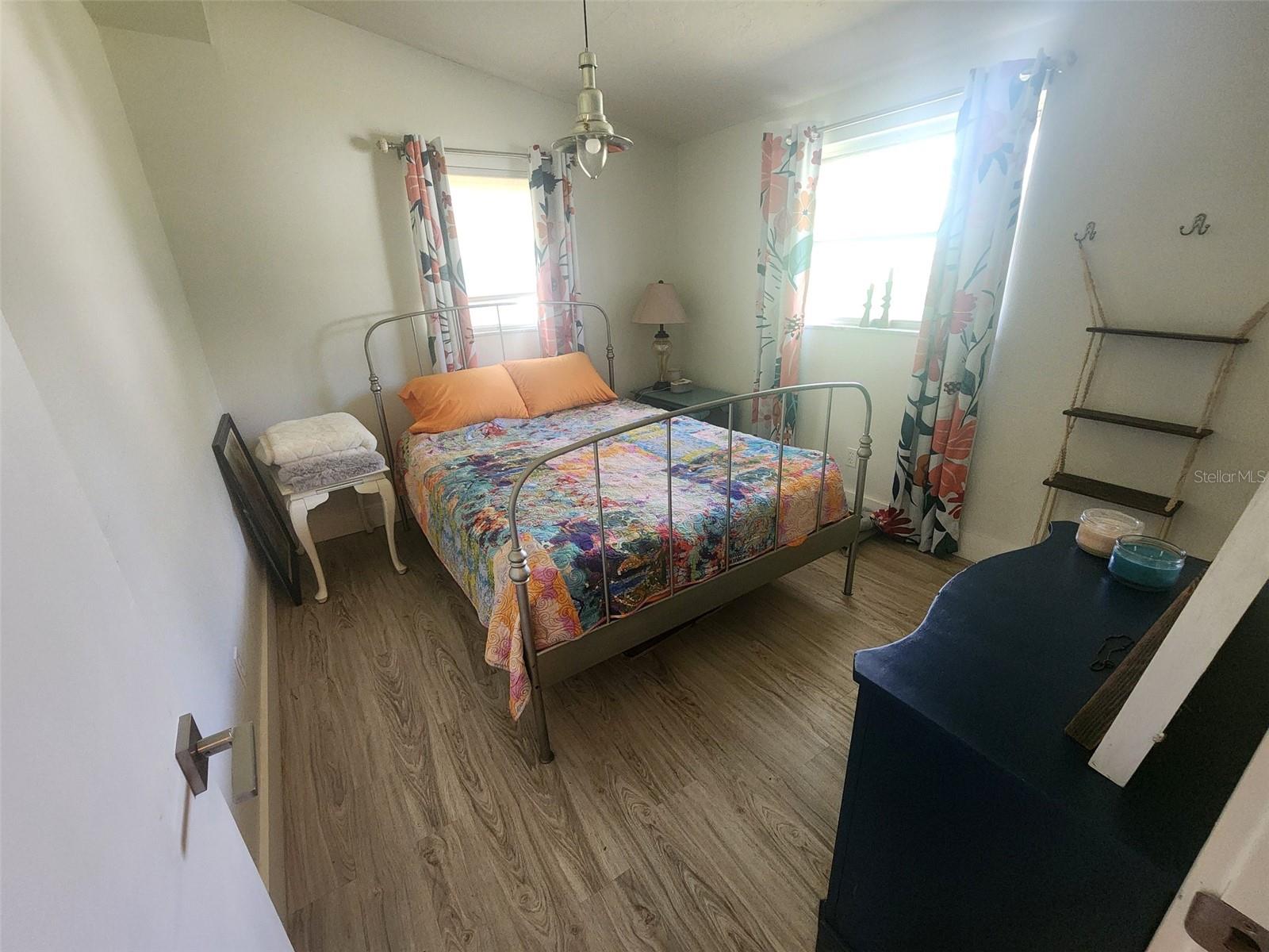 Image 13 of 25 For 184 Norfolk Avenue Nw