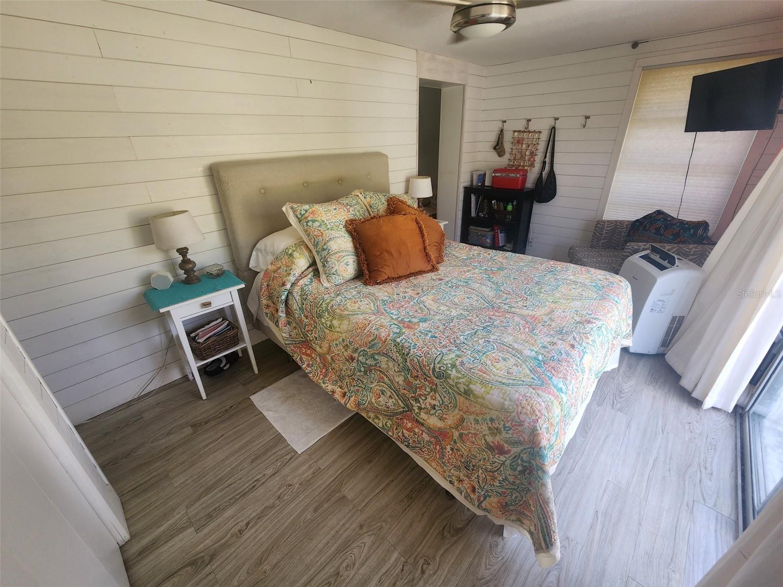 Image 5 of 25 For 184 Norfolk Avenue Nw