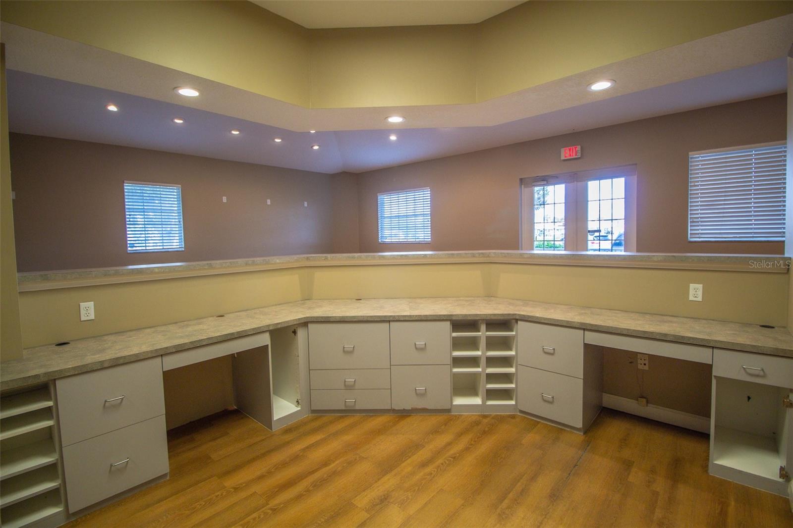 Image 12 of 20 For 970 Kings Highway 1