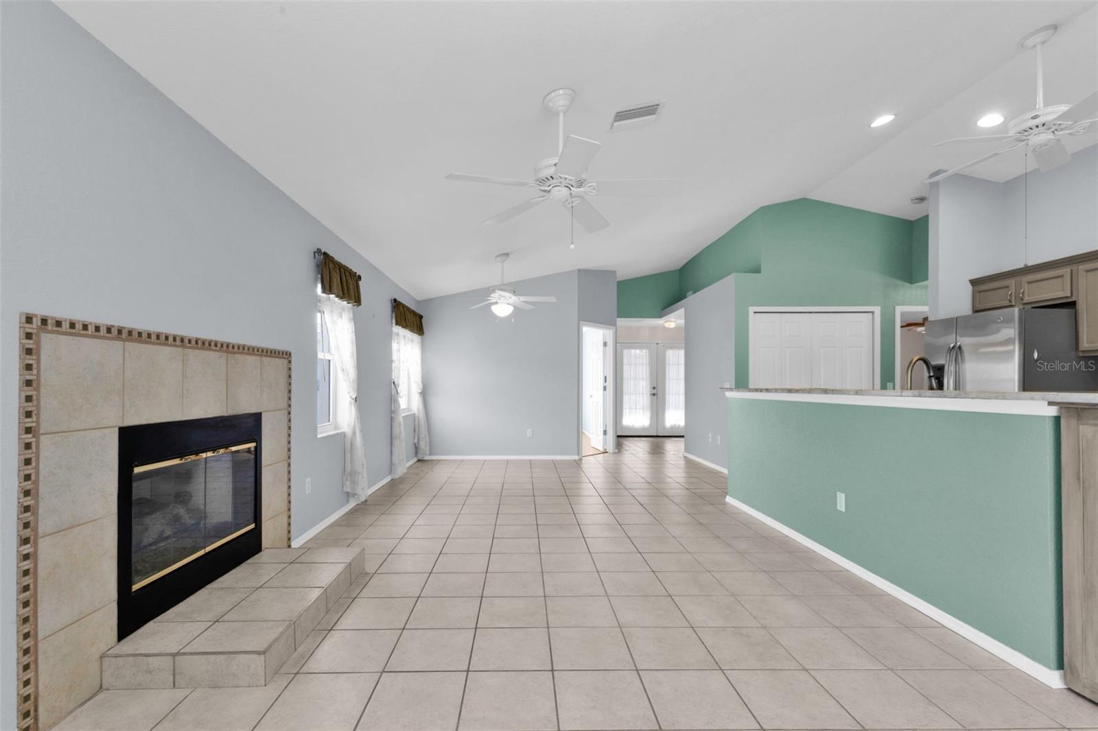 Image 11 of 48 For 13440 Pembroke Circle N