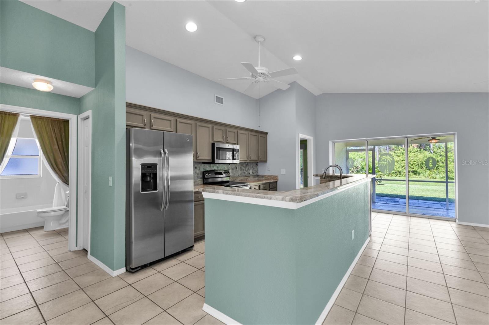 Image 13 of 48 For 13440 Pembroke Circle N