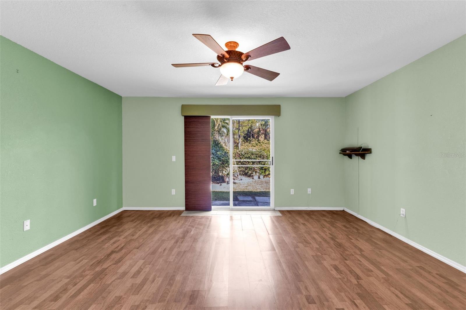 Image 26 of 48 For 13440 Pembroke Circle N